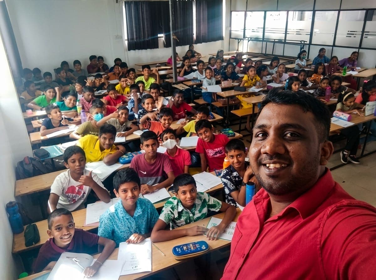 Junior grade Sinhala medium maths class in session